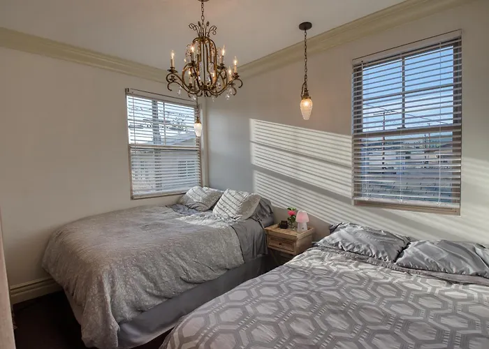 Luxury 2 Bed 1 Bath
